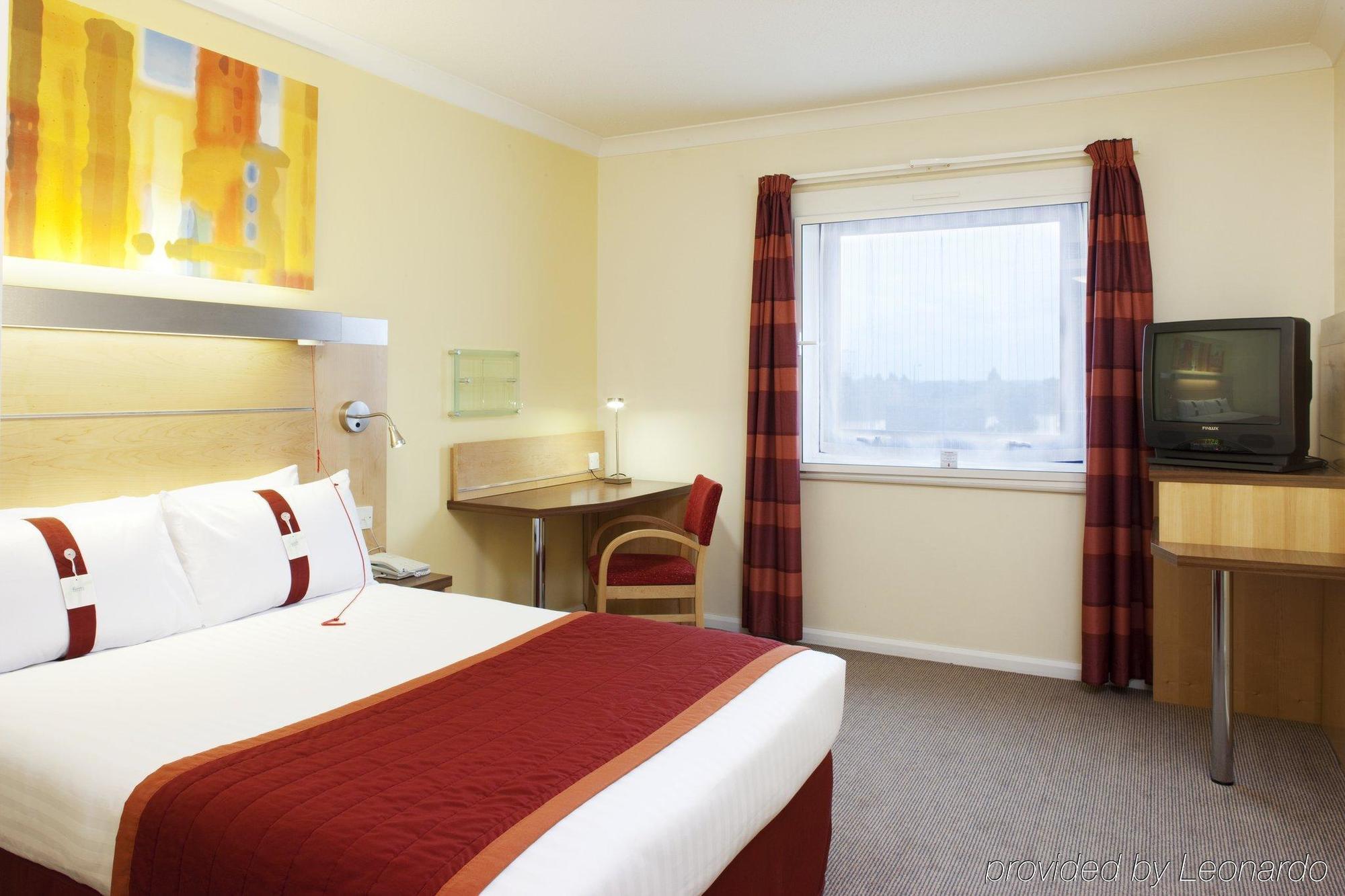 Holiday Inn Express Park Royal, An Ihg Hotel London Room photo